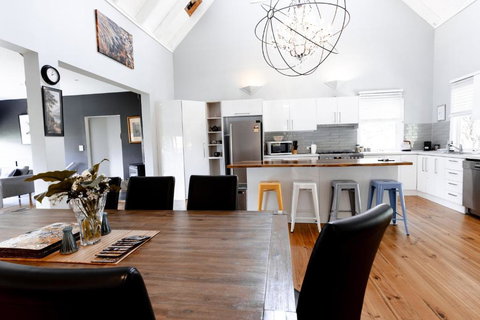 Rosella - Hotel QLD 1