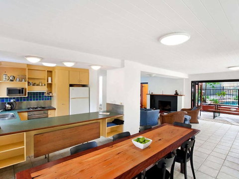 Ross Cres Spacious Private Beach House - Hotel QLD 3