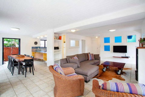 Ross Cres Spacious Private Beach House - Hotel QLD 2