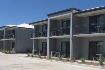 Royal Motel Miles with Hotel QLD