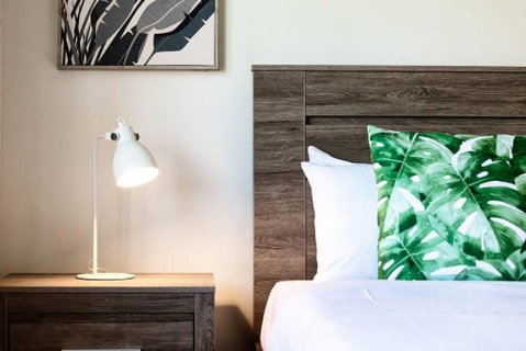 Runaway Bay Waterfront Delight - Hotel QLD 2
