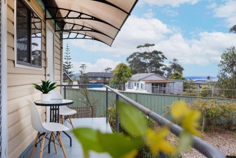 Salty Vibes - Hotel QLD 1