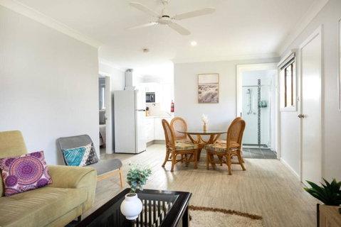 Salty Vibes - Hotel QLD 3