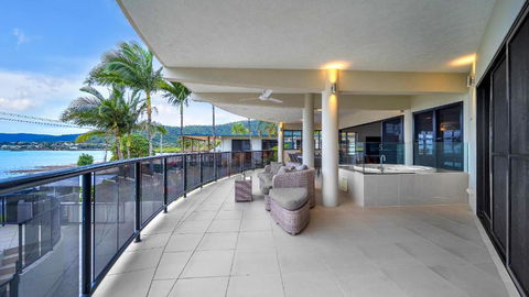 Sandcastle - Hotel QLD 2
