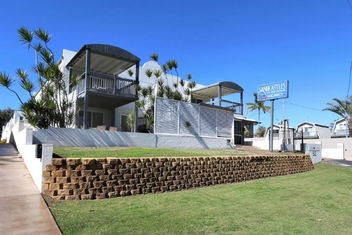 Sandcastles 8 with Hotel QLD