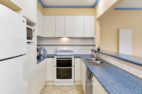 SANDY ANN At Lonnie - Hotel QLD 3