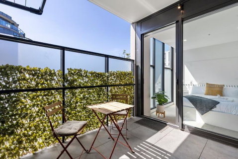 Spacious & Bright Apt Near Major Hospital Precinct - Hotel QLD 2