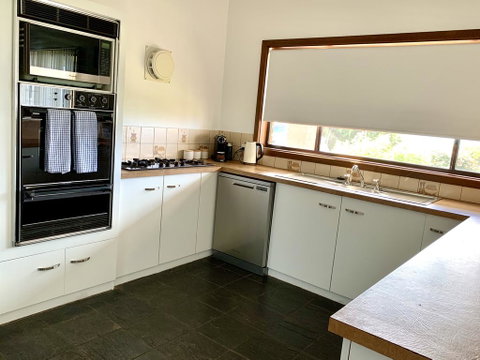 Beachside House - Hotel QLD 1