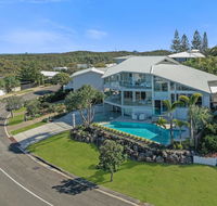 Beachside luxury Sunrise Beach - Hotel QLD