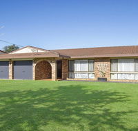 Beachway - beach access at end of street - Hotel QLD