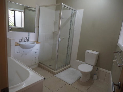 Bed And Breakfast With Airport Transfers And Rental Car - Hotel QLD 2