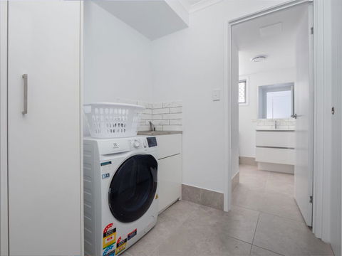 Beerburrum St, 2/22 Dicky Beach - Hotel QLD 3