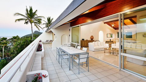 Bella Vista E9 - Ocean View Spacious 2 Bedroom With Golf Buggy - Hotel QLD 1
