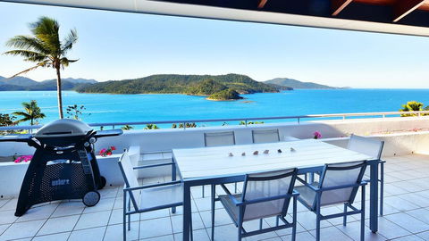 Bella Vista E9 - Ocean View Spacious 2 Bedroom With Golf Buggy - Hotel QLD 0