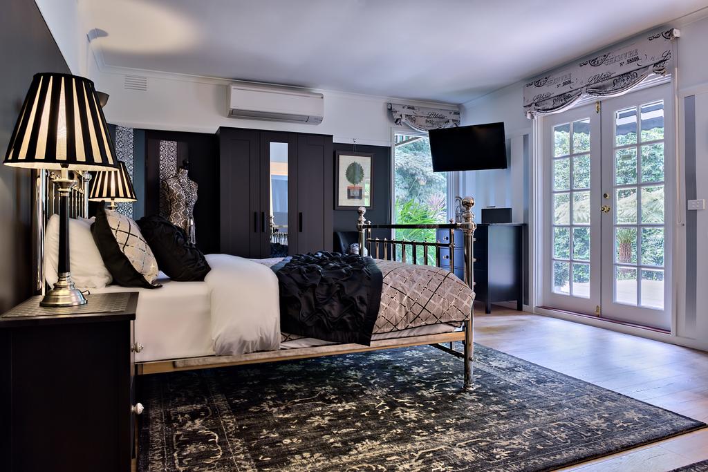 Sassafras VIC Hotel QLD