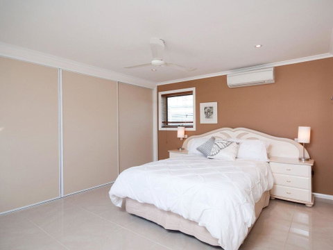 Bellima Beach House', 9 Jackson Close - Huge Duplex With Air Con And Fabulous Views - Hotel QLD 1