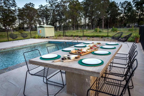 Bernstein Estate - Hotel QLD 1