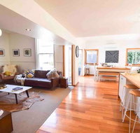 Best Location in Hobart Luxury 4 bedroom with stunning views - Hotel QLD