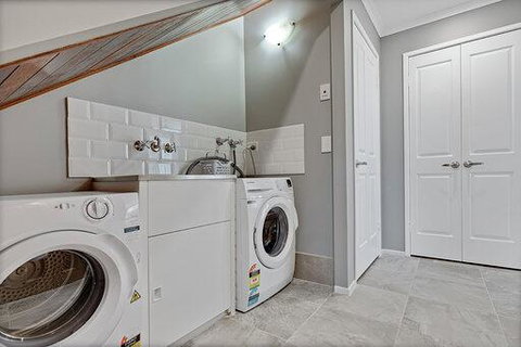 Beulah House Luxurious Accommodation - Hotel QLD 3