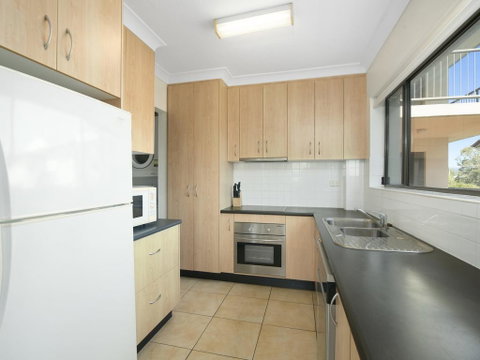 BILINGA GARDENS, UNIT 7 - Hotel QLD 2