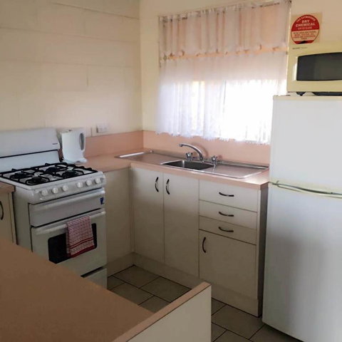 Black Swan Motor Inn - Hotel QLD 3