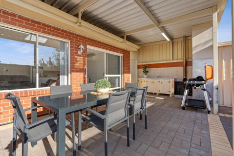 The Shamrock House A - Hotel QLD 1