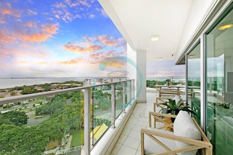 ZEN TOWERS: Cozy Executive 3-BR Family Apt In Darwin City - Hotel QLD 0