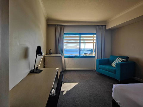 ZEN88 ESPLANADE: Hotel Suite W/ Ocean/Sunset Views - Hotel QLD 3