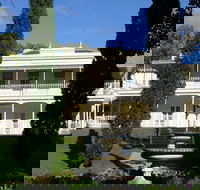 Melbourne City Tour Lifestyle of the Rich and Famous - Hotel QLD