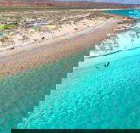 Ningaloo in a Day - Full Day Hike and Snorkel Tour with Lunch - Hotel QLD