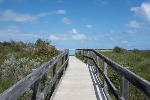 Yanchep & Lancelin - Wildlife, Cave And Sands - Hotel QLD 2
