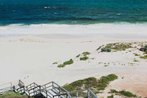 Yanchep & Lancelin - Wildlife, Cave And Sands - Hotel QLD 5