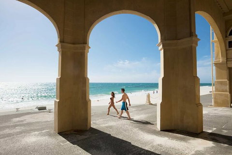 Wonderful Perth Self-Guided Audio Tour - Hotel QLD 2