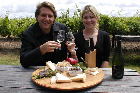 Swan Valley Tour From Perth: Wine, Beer And Chocolate Tastings - Hotel QLD 4