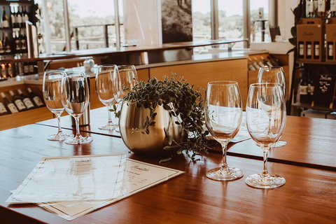 6 Day Esperance & Margaret River Adventure Tour - Hotel QLD 2